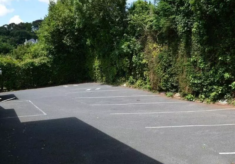 ペンション Burleigh House , A Cosy Retreat In Agatha Christie S Hometown