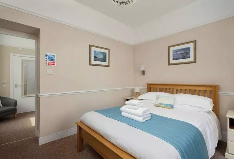 Pensiune Epchris House