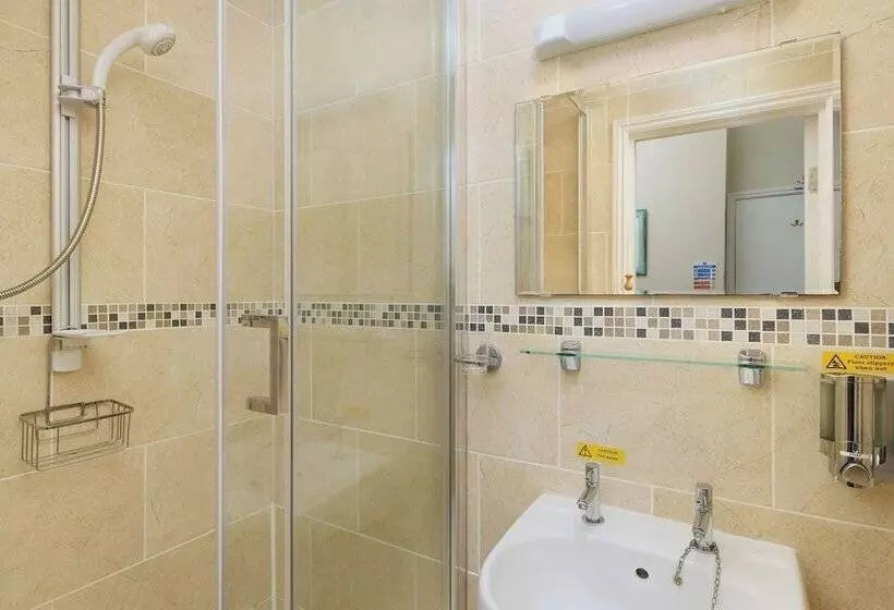 Pensiune Epchris House