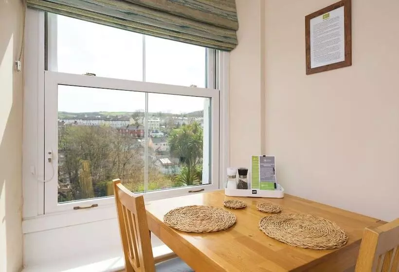 Pensiune Epchris House