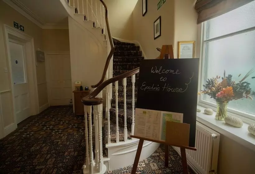 Pensiune Epchris House