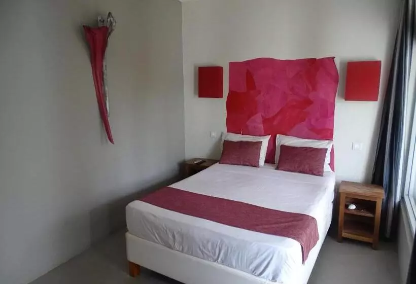 پانسیون La Tonnelle Guest House