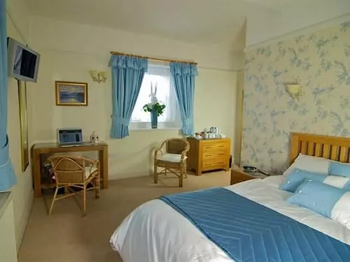 Пансион Throapham House