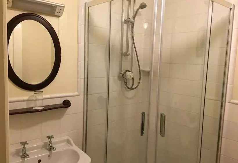 The Waltzing Weasel B&b