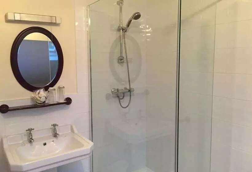 The Waltzing Weasel B&b