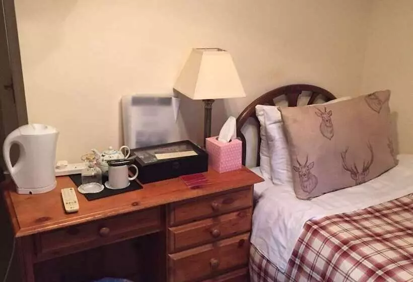 The Waltzing Weasel B&b