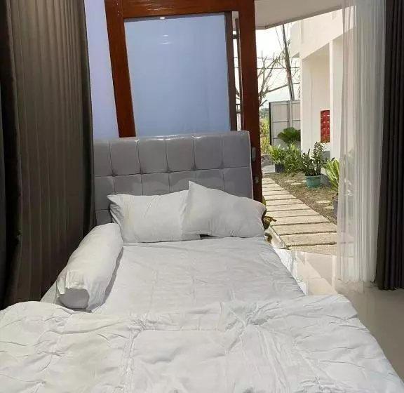 ユースホステル Linobi Homestay
