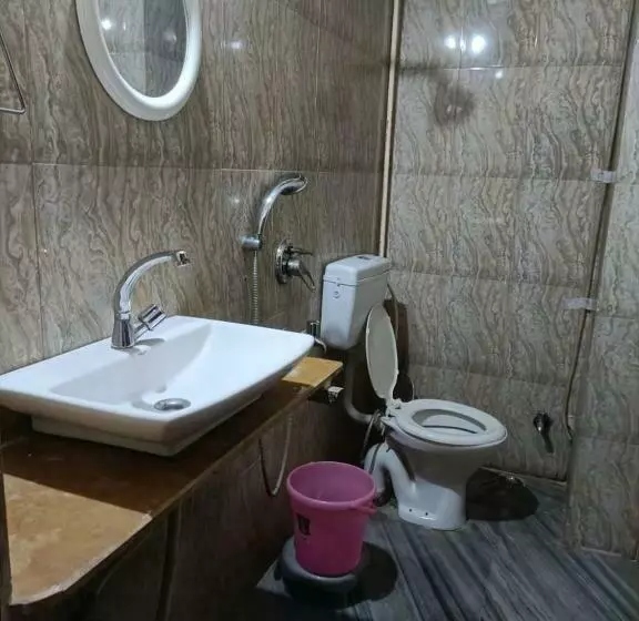 تختخواب و صبحانه Taiyab Villa