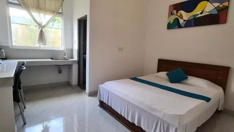 Ceylon Lodge   Airport Transit Hostel