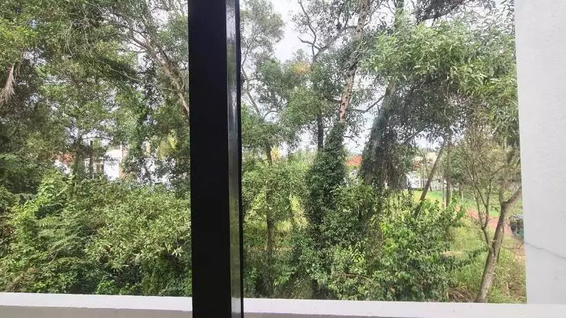 Ceylon Lodge   Airport Transit Hostel