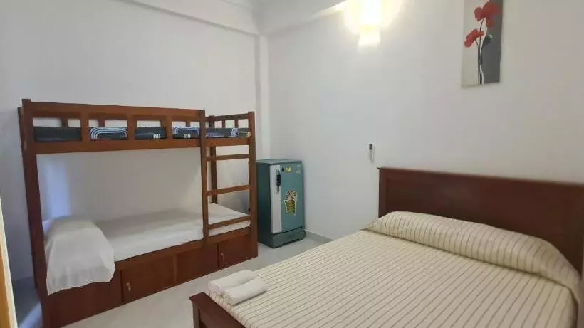 Ceylon Lodge   Airport Transit Hostel