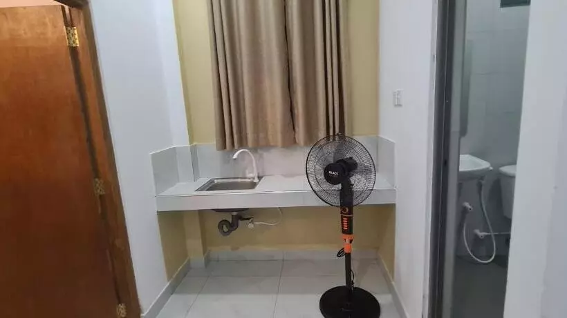 Ceylon Lodge   Airport Transit Hostel