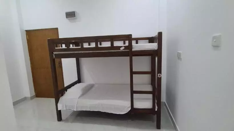Ceylon Lodge   Airport Transit Hostel