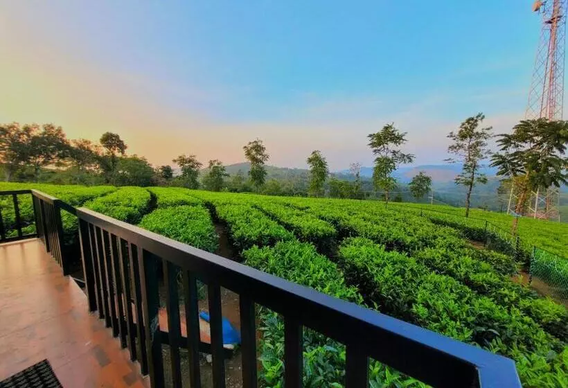 リゾートホテル Cloud Canopy   Tea Garden Family Pool Cottage In Vagamon
