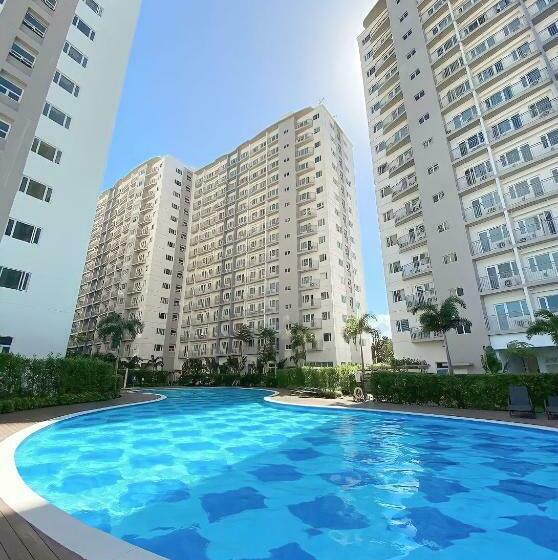 Deluxe Room South Residences