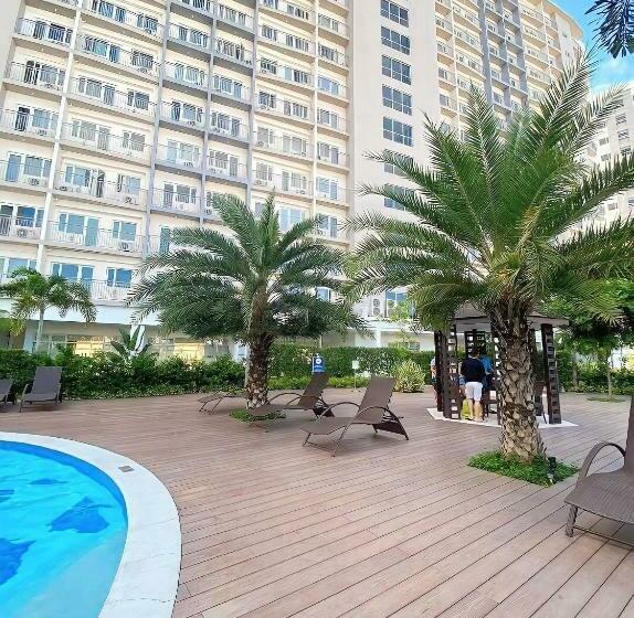 Deluxe Room South Residences