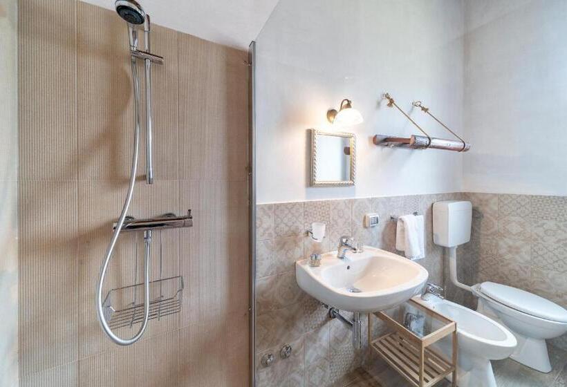 Отель Agriturismo Tenuta Del Grillaio