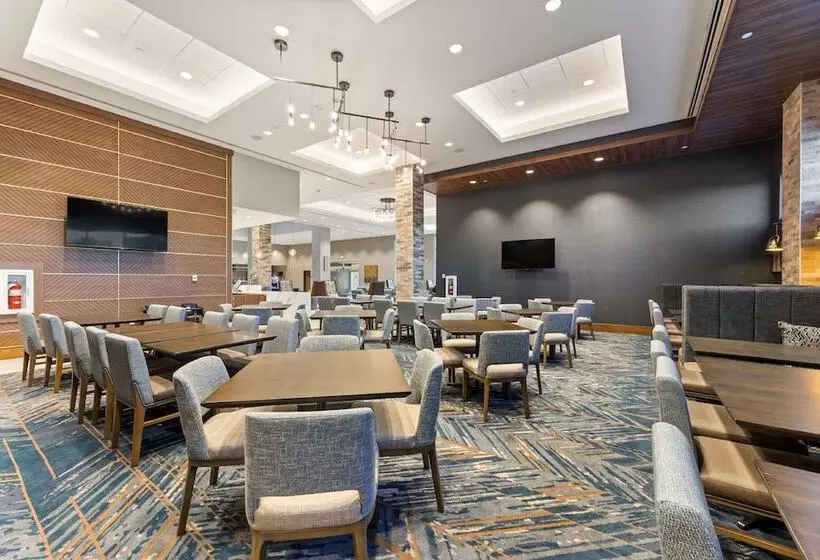 ホテル Embassy Suites By Hilton Irving Las Colinas