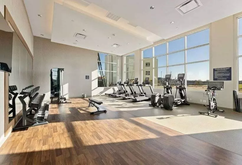 ホテル Embassy Suites By Hilton Irving Las Colinas