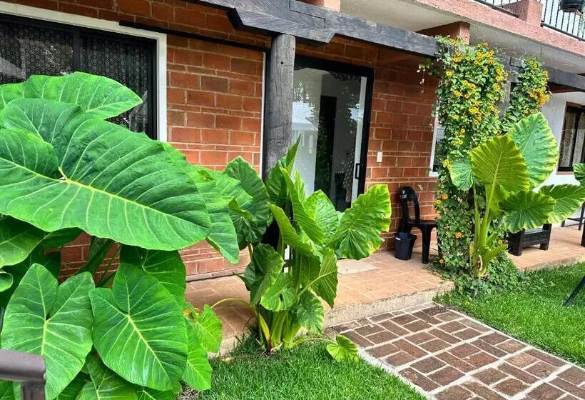 هتل La Villa De La Abuela