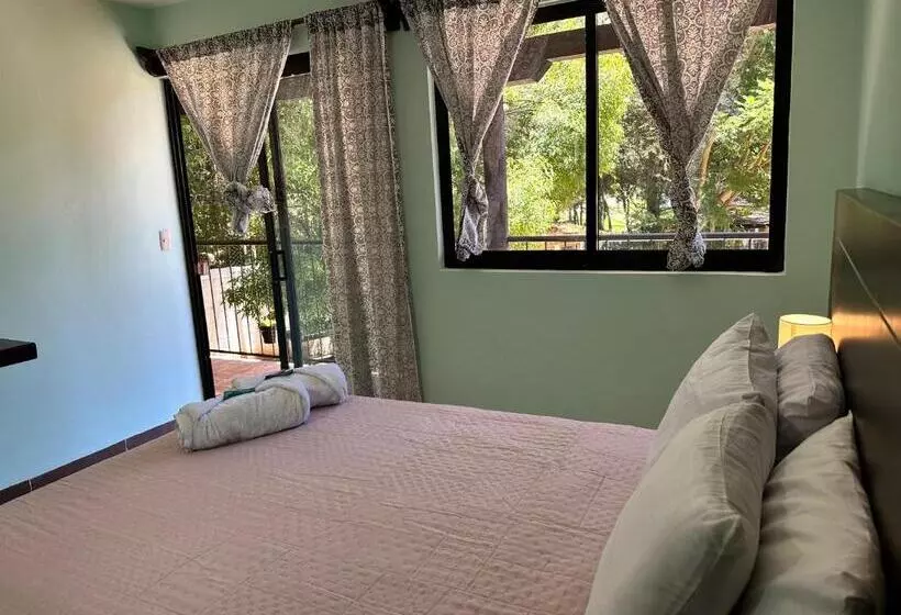 هتل La Villa De La Abuela
