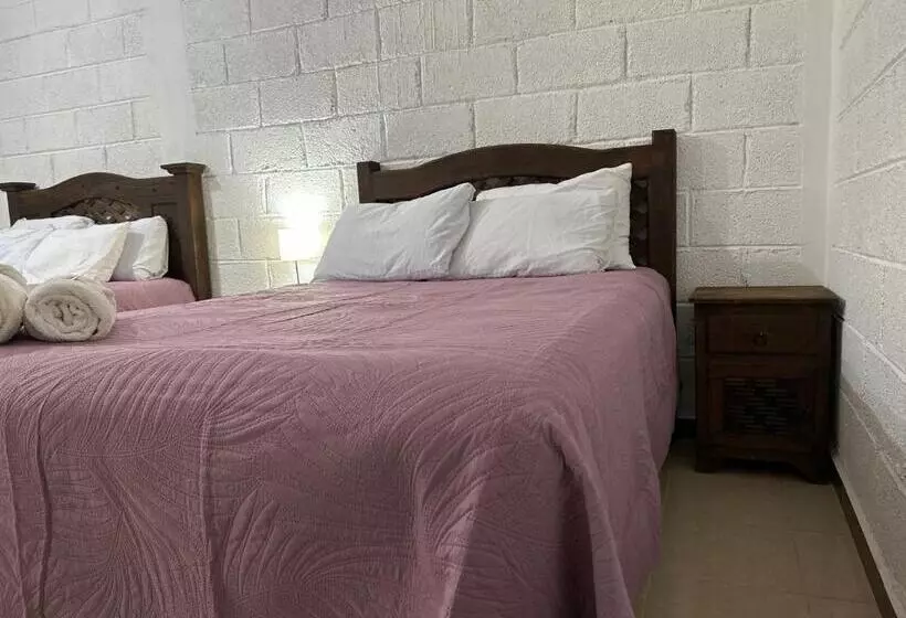 هتل La Villa De La Abuela