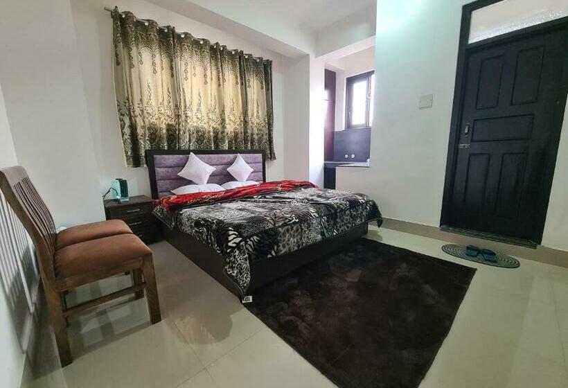 Hotelli Royal Pamposh