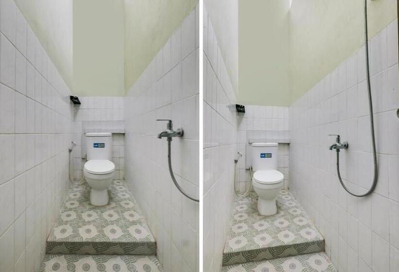 Отель Spot On 92068 Pudja Kesuma Homestay Syariah Yogyakarta