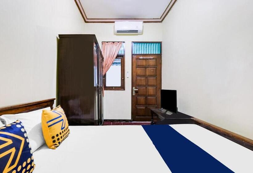 Отель Spot On 92068 Pudja Kesuma Homestay Syariah Yogyakarta