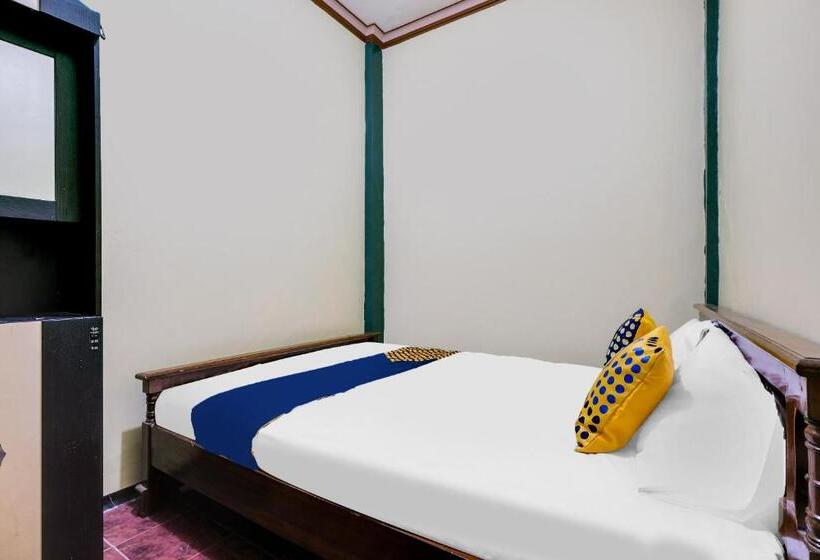 Отель Spot On 92068 Pudja Kesuma Homestay Syariah Yogyakarta