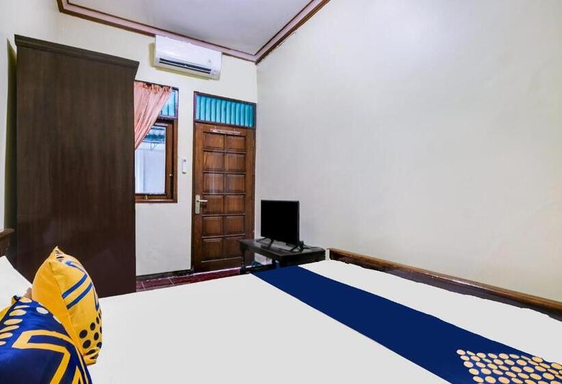 Отель Spot On 92068 Pudja Kesuma Homestay Syariah Yogyakarta