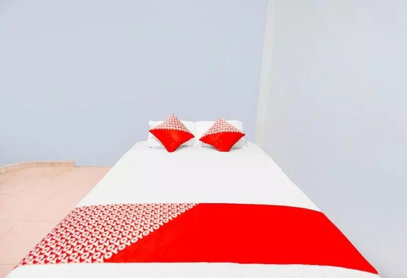 Hotelli Spot On 92072 Restu Ibu Homestay Syariah