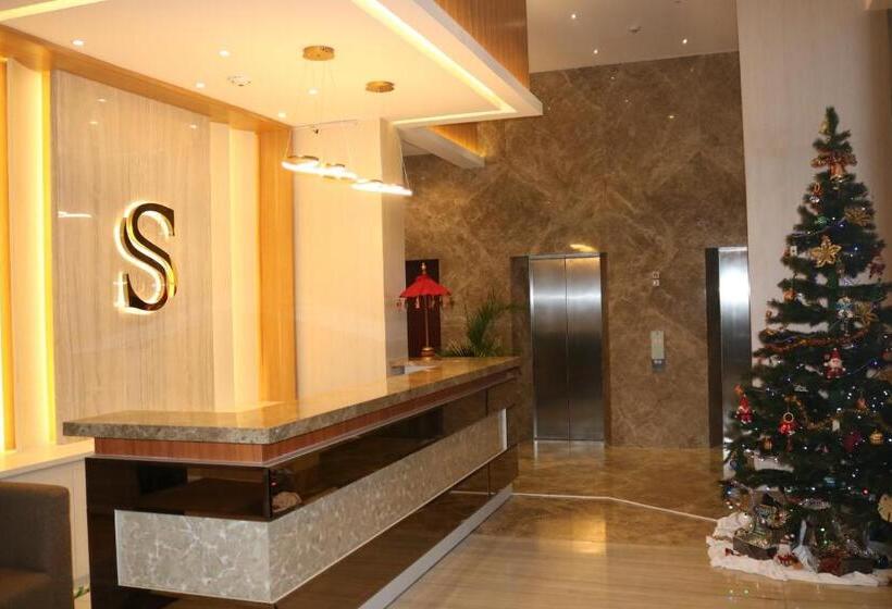 هتل Surabaya River View