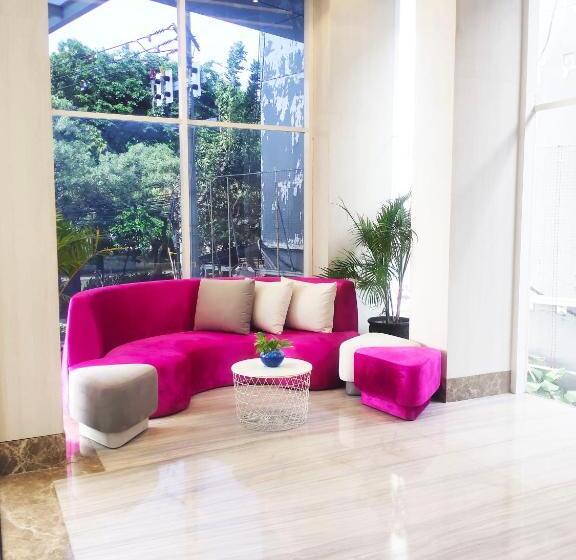 هتل Surabaya River View