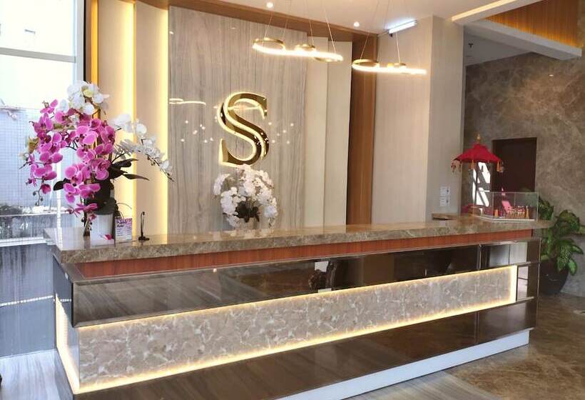 هتل Surabaya River View