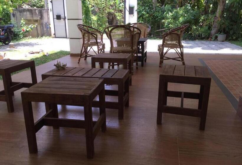 פנסיון Sea Shells Villa