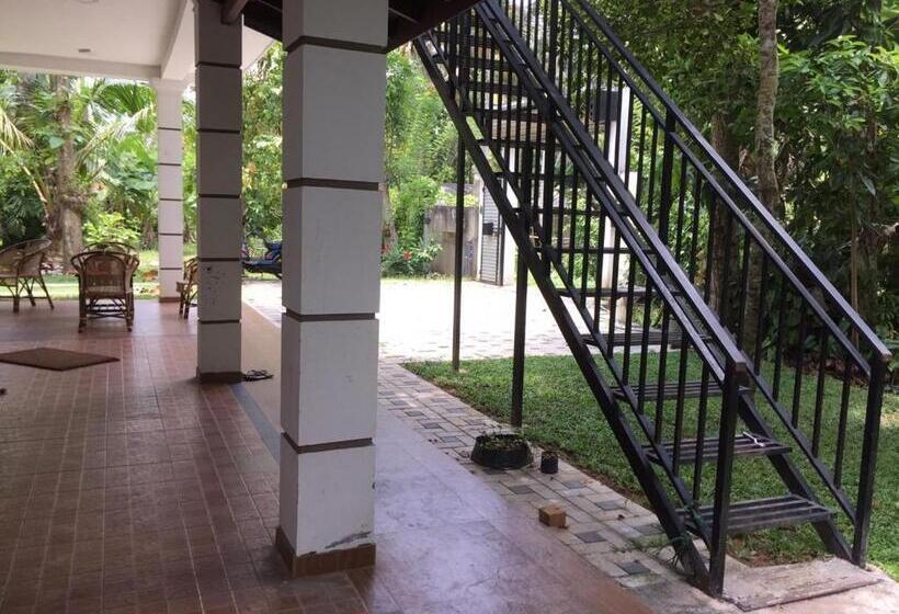 פנסיון Sea Shells Villa