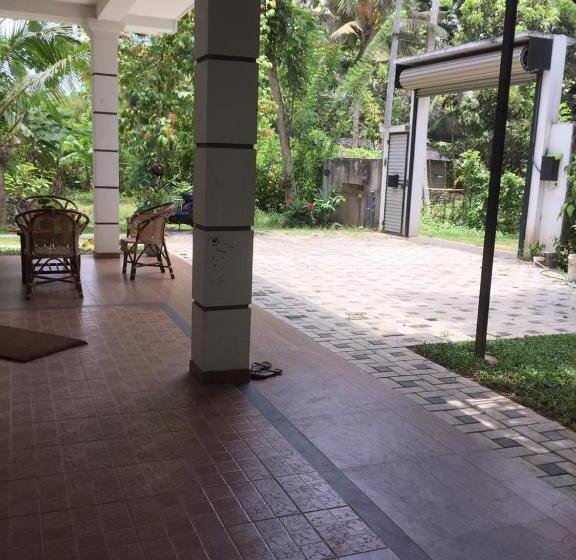 פנסיון Sea Shells Villa