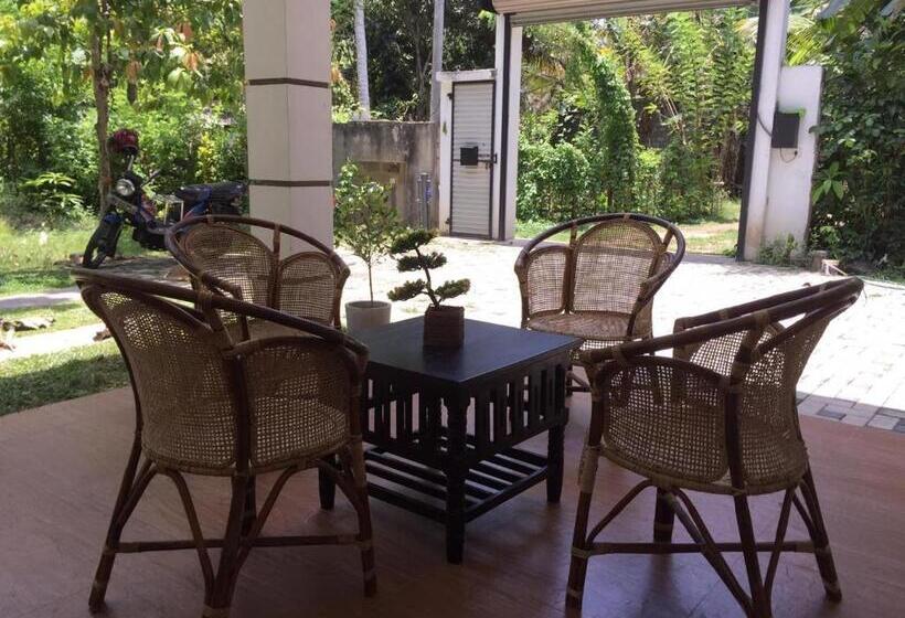 פנסיון Sea Shells Villa