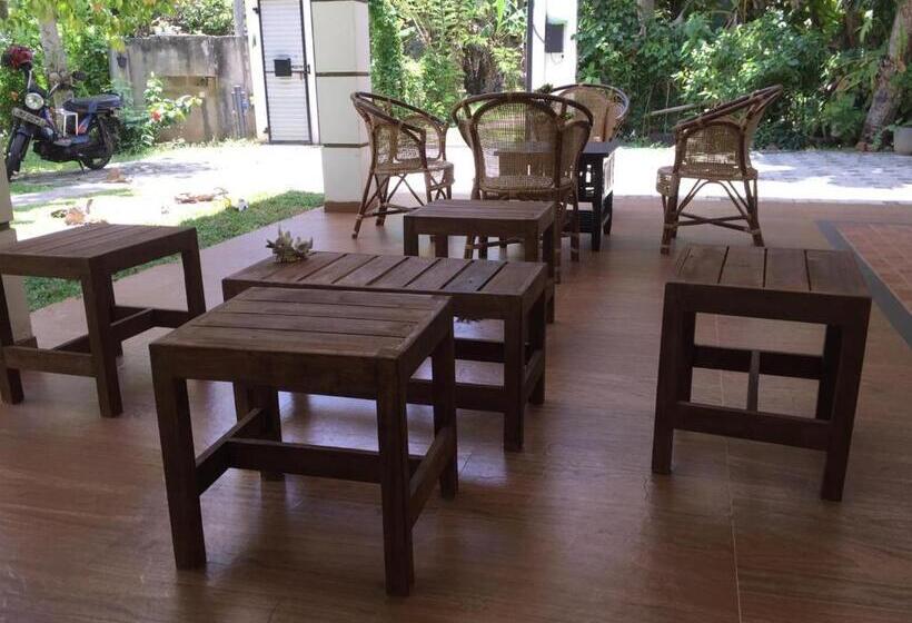 פנסיון Sea Shells Villa