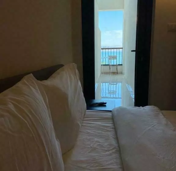 Almira Beach Dead Sea