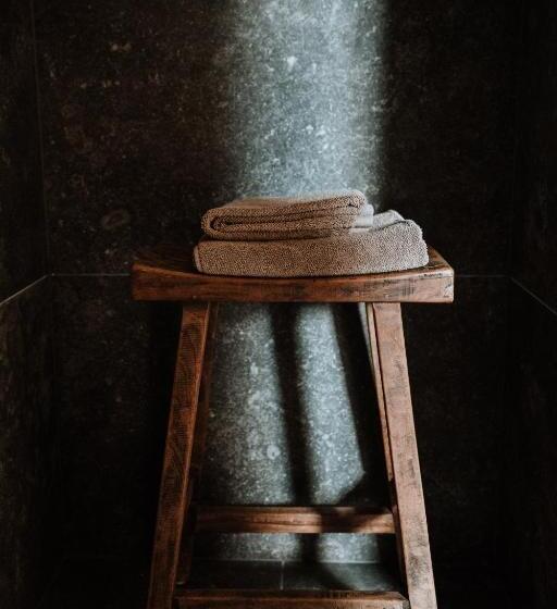 تختخواب و صبحانه B@b Martinushoeve