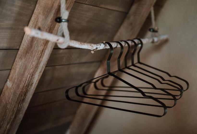 تختخواب و صبحانه B@b Martinushoeve