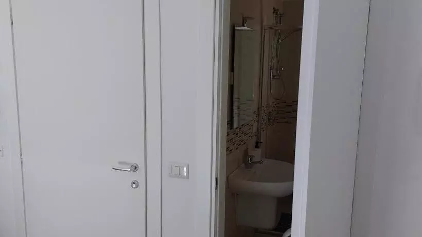 تختخواب و صبحانه La Bomboniera