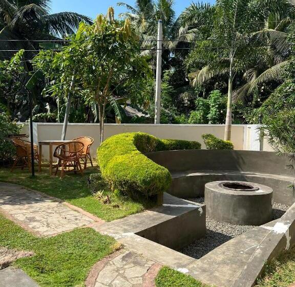 Habibi Hostel & Restaurant