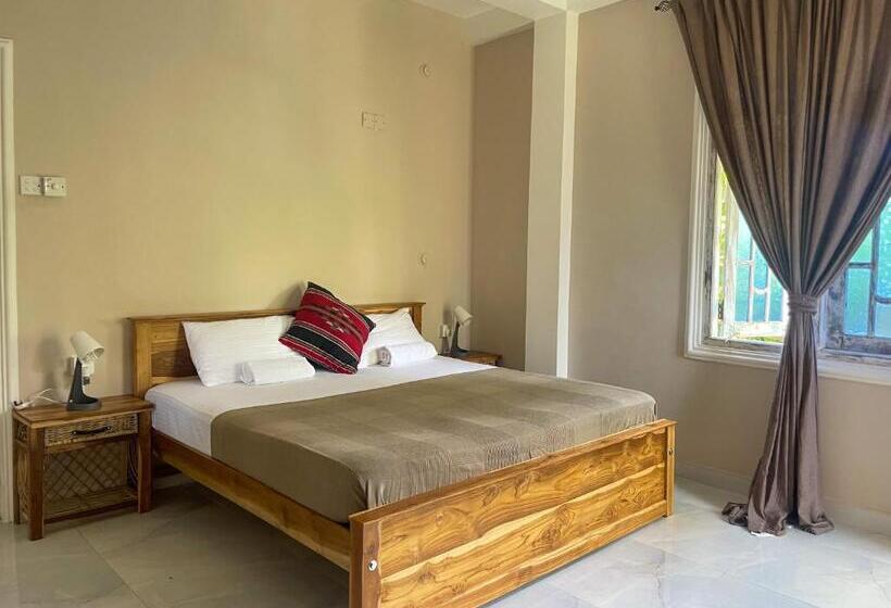 Habibi Hostel & Restaurant