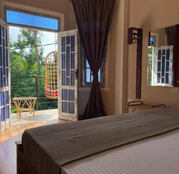 Habibi Hostel & Restaurant