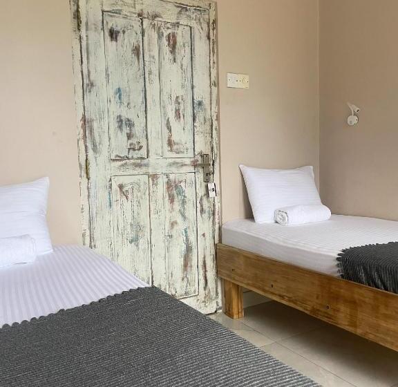 Habibi Hostel & Restaurant