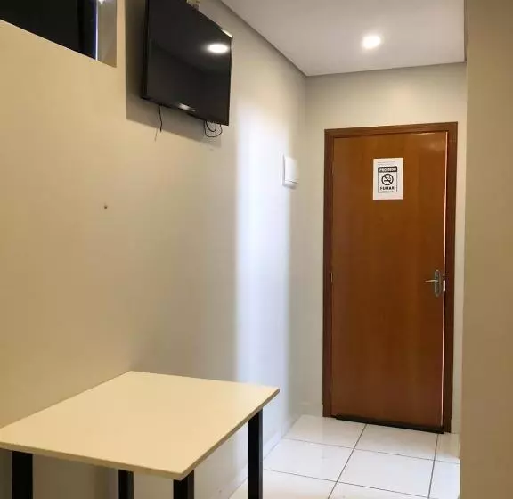 Hotelli E Pousada Isis