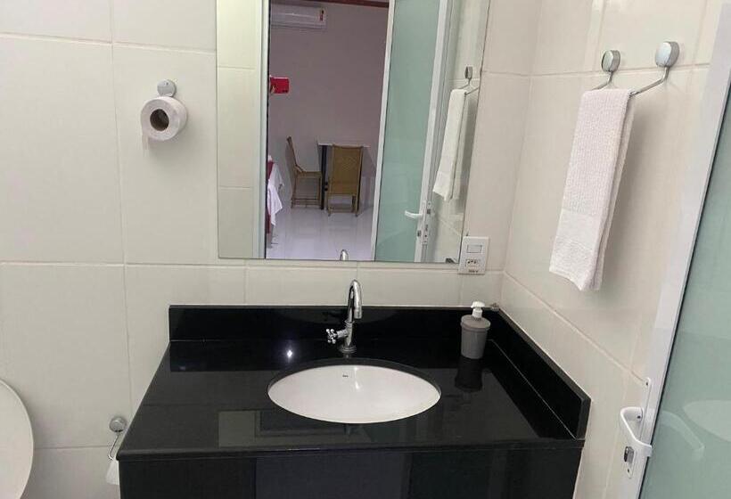 בית מלון כפרי E Pousada Isis